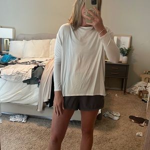 Lululemon long sleeve T shirt